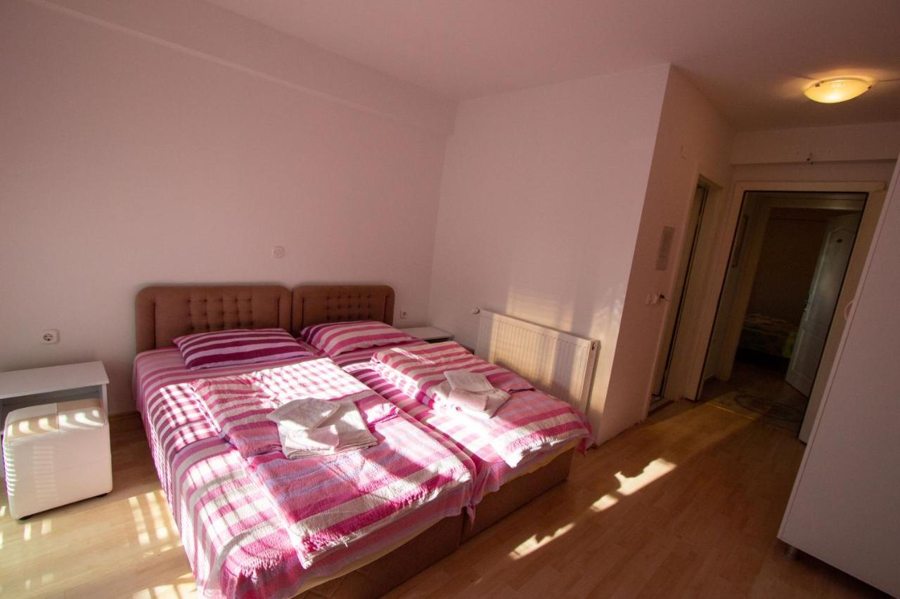 Villa In Apartments Охрид Екстериор снимка